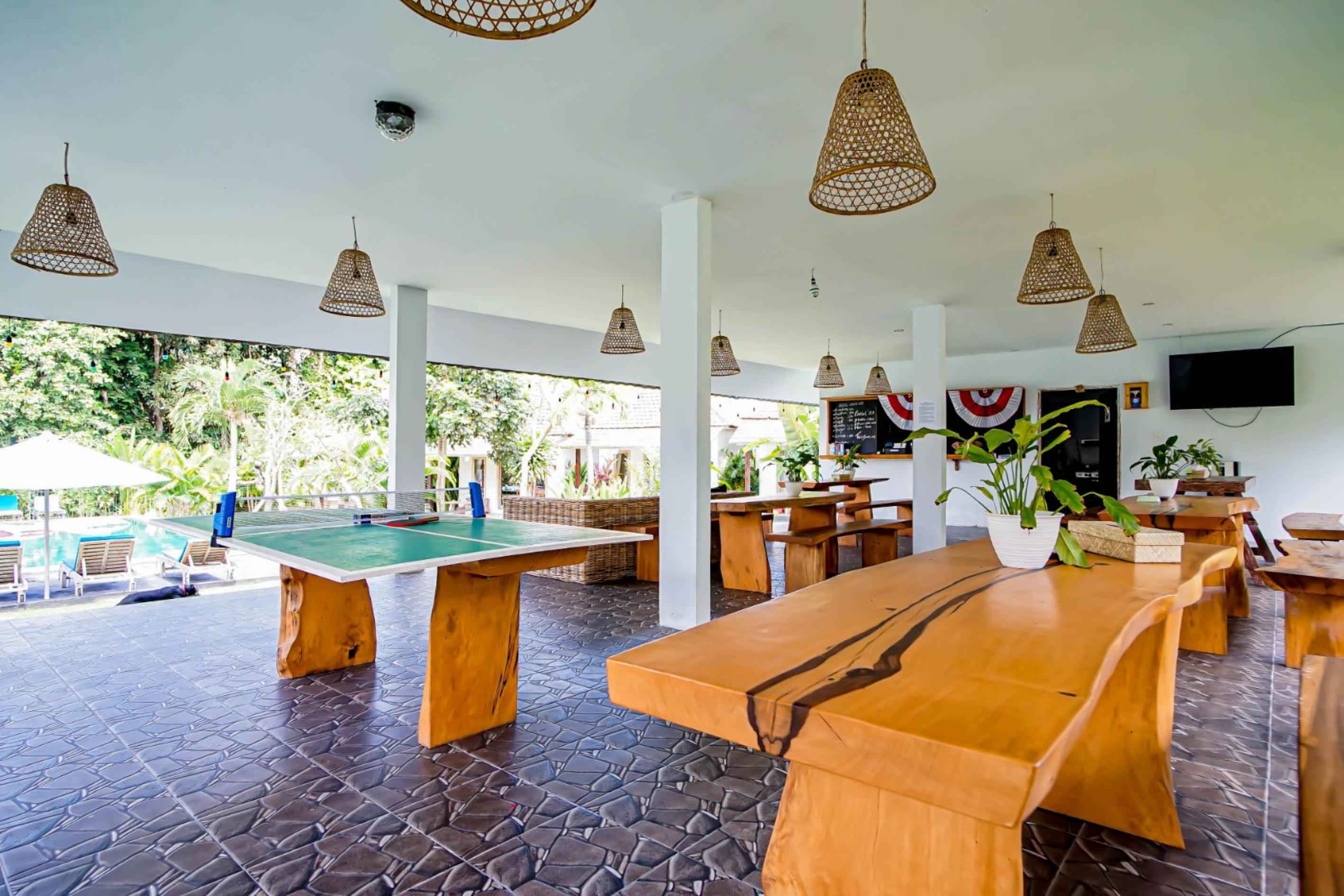 Agung Wiwin Homestay & Restaurant Mengwi Ngoại thất bức ảnh