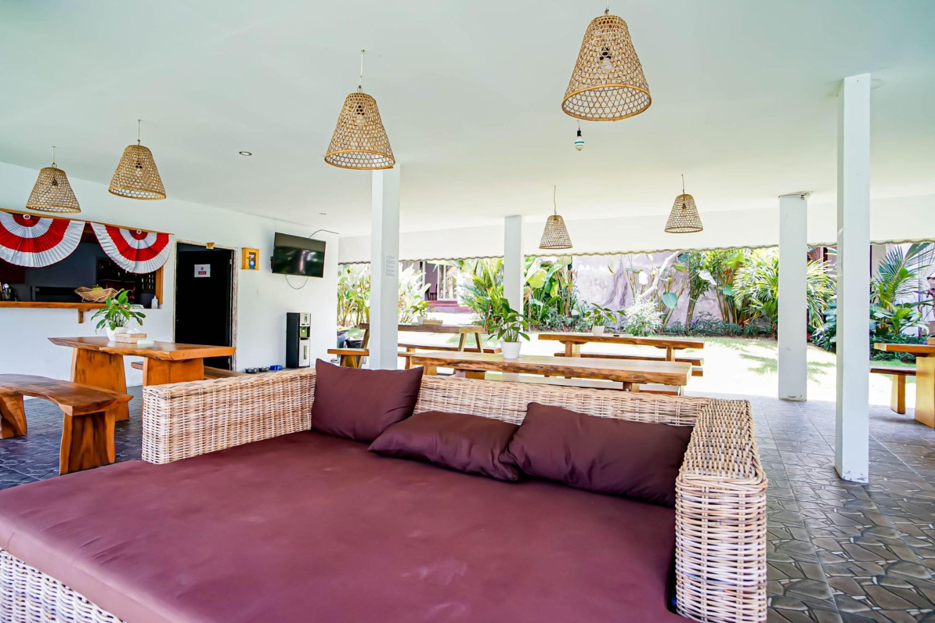Agung Wiwin Homestay & Restaurant Mengwi Ngoại thất bức ảnh