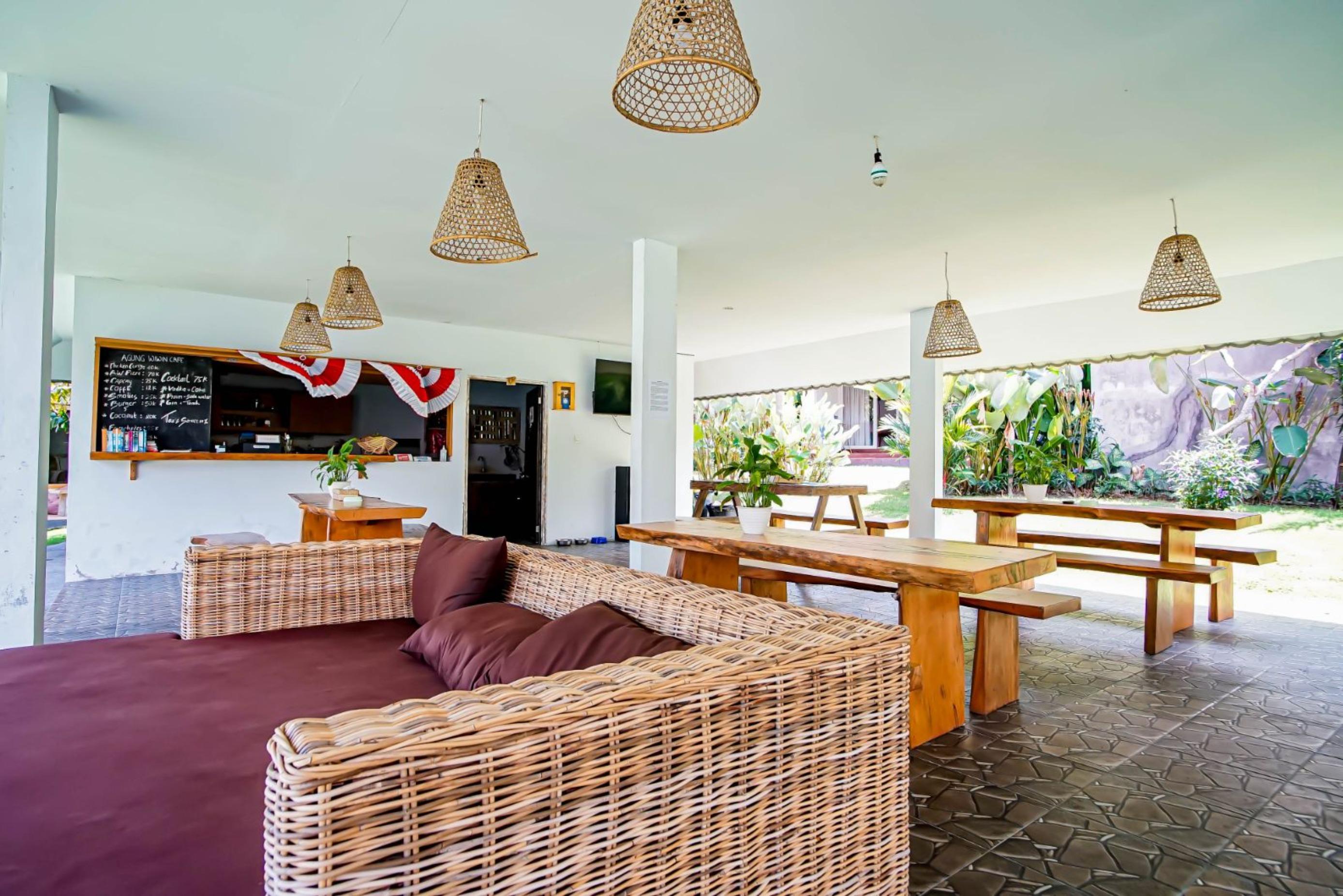 Agung Wiwin Homestay & Restaurant Mengwi Ngoại thất bức ảnh