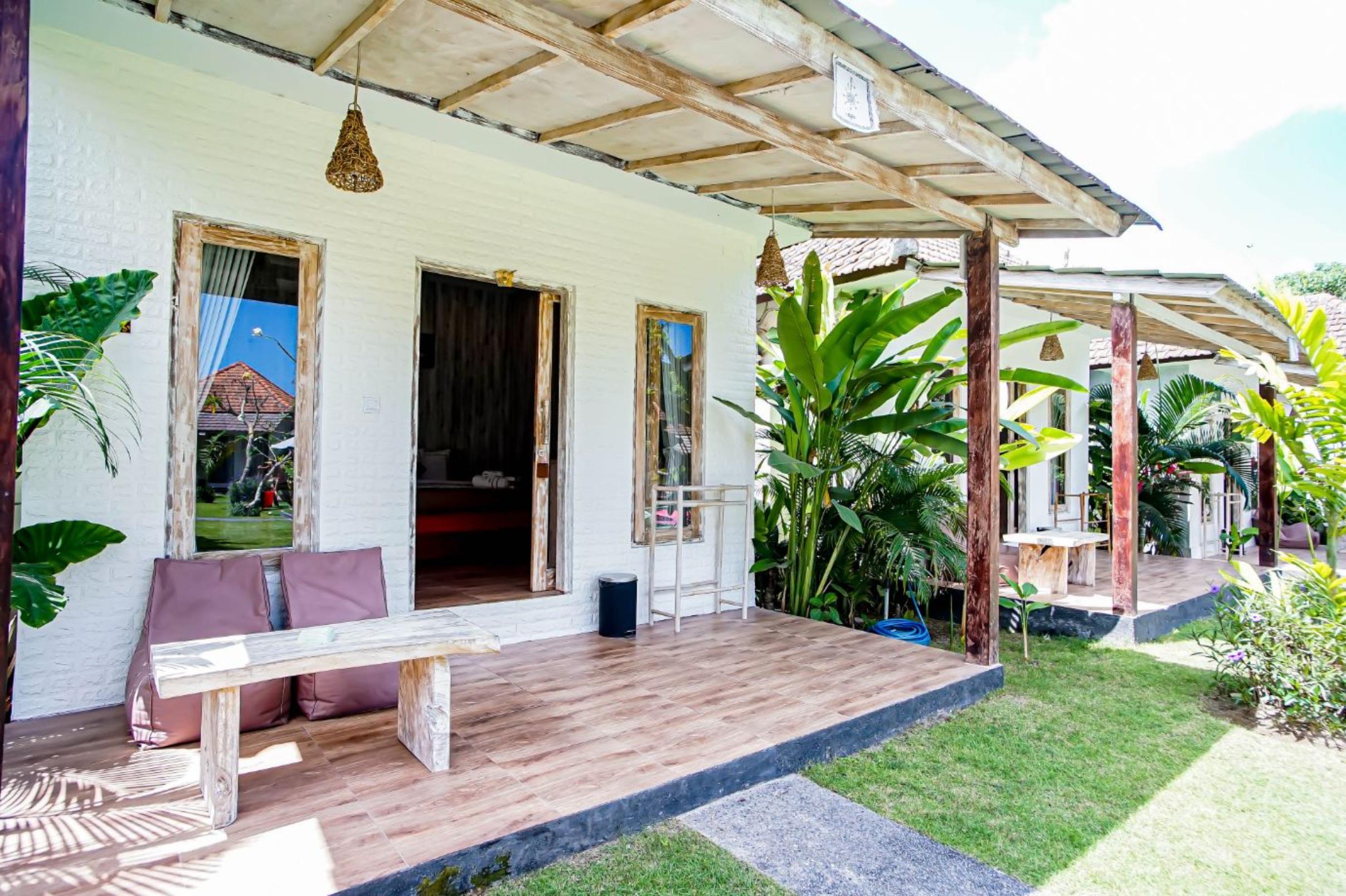 Agung Wiwin Homestay & Restaurant Mengwi Ngoại thất bức ảnh