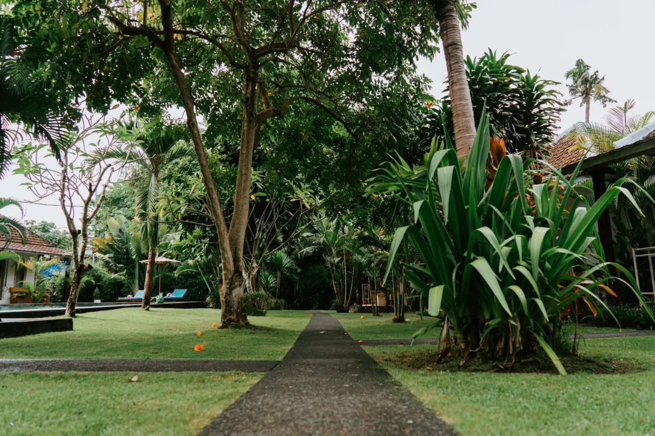 Agung Wiwin Homestay & Restaurant Mengwi Ngoại thất bức ảnh
