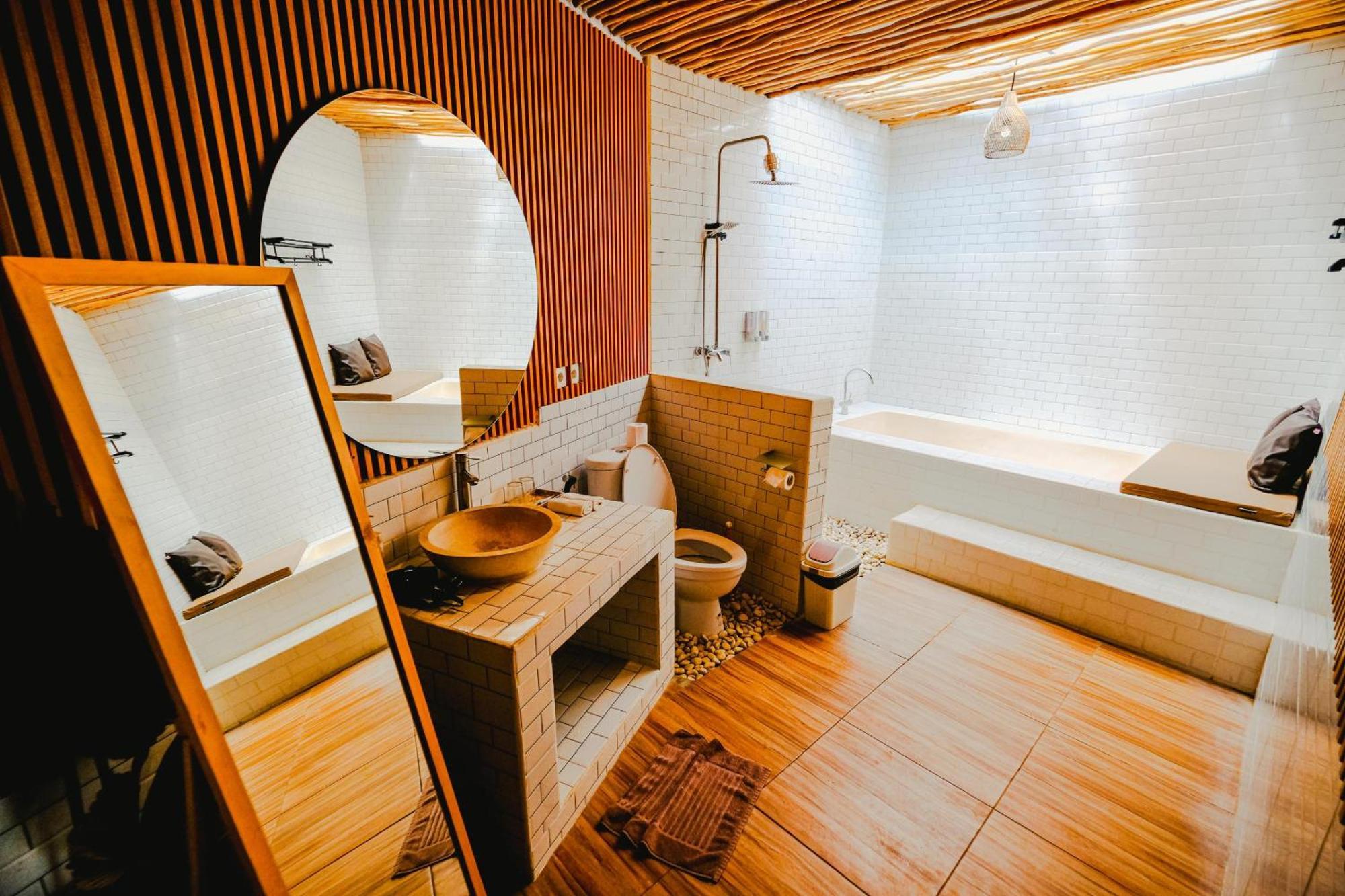 Agung Wiwin Homestay & Restaurant Mengwi Ngoại thất bức ảnh