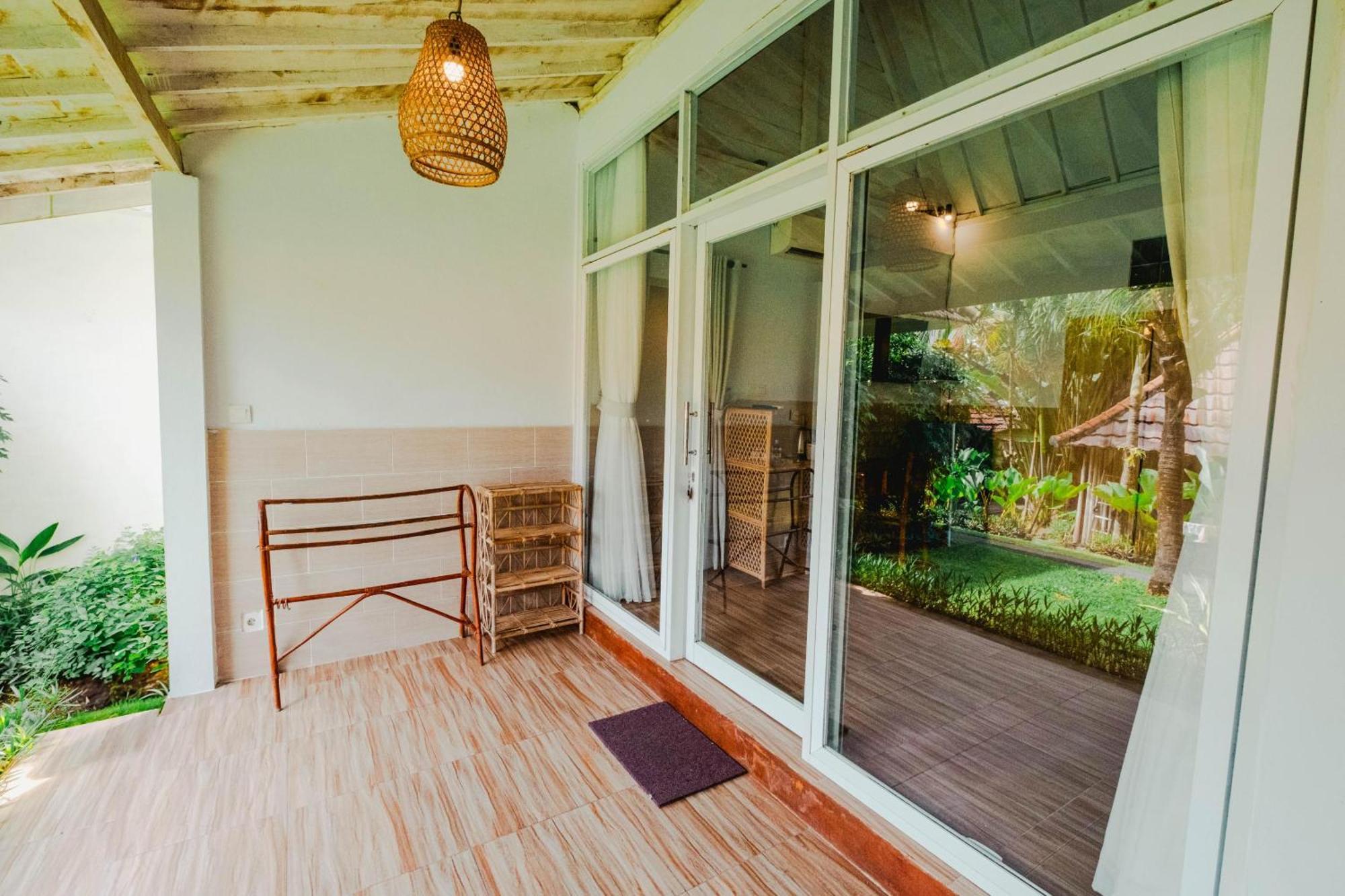 Agung Wiwin Homestay & Restaurant Mengwi Ngoại thất bức ảnh