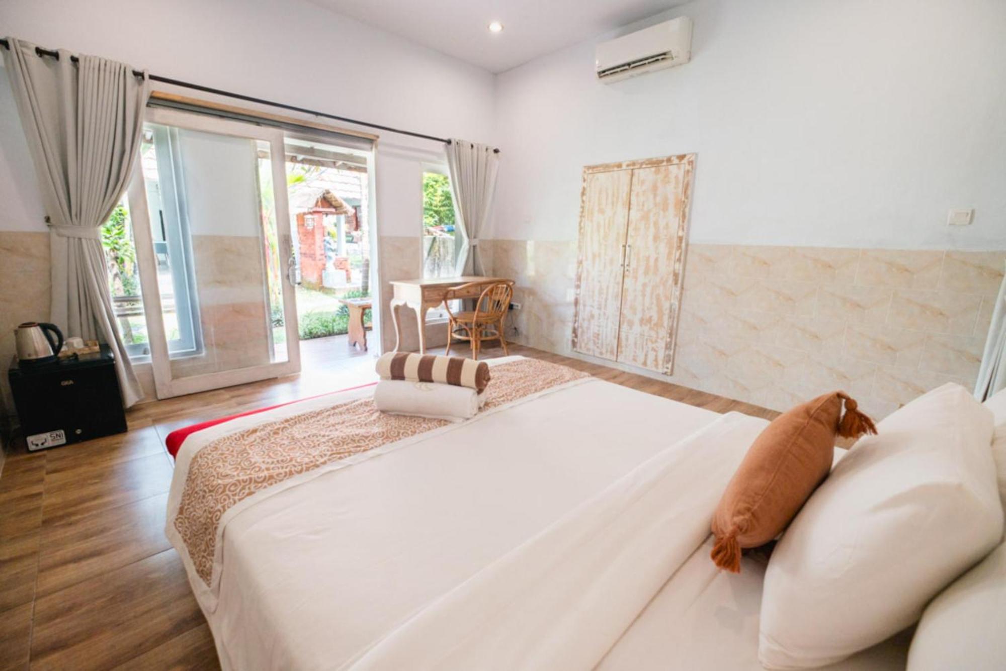 Agung Wiwin Homestay & Restaurant Mengwi Ngoại thất bức ảnh